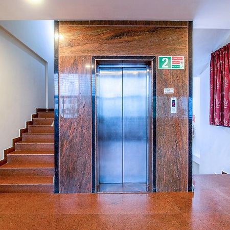 Hotel Royal Classio, バンガロール エクステリア 写真