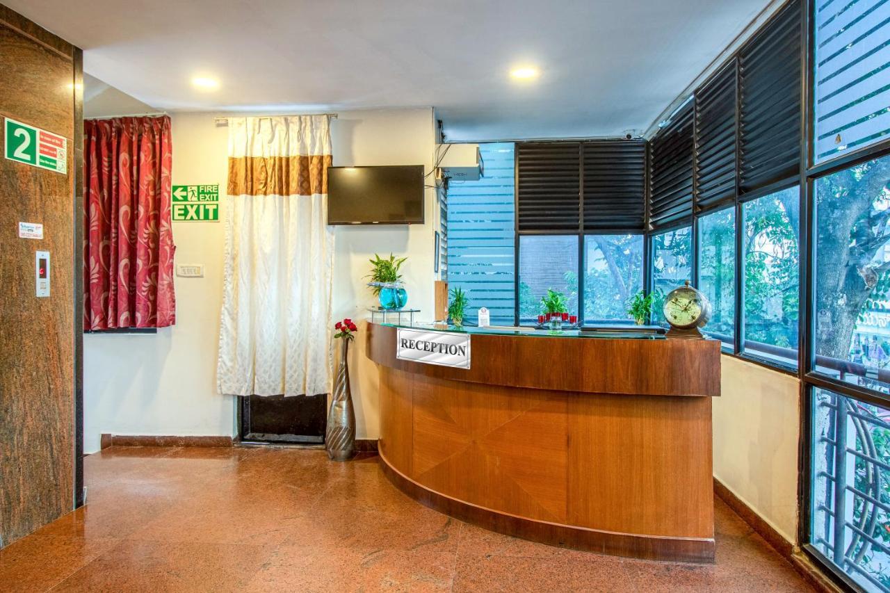 Hotel Royal Classio, バンガロール エクステリア 写真